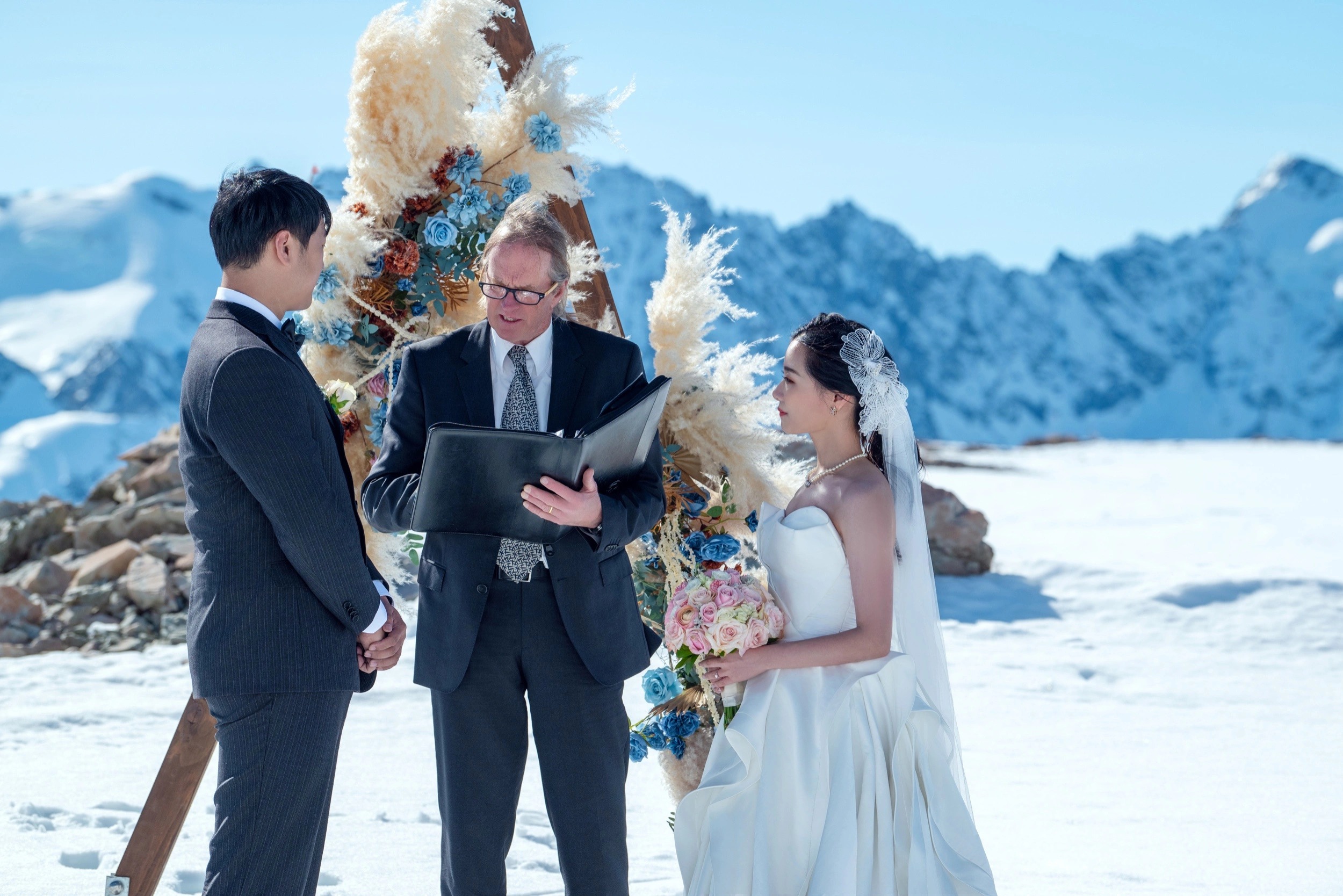 库克雪山直升机婚礼(婚礼仪式)