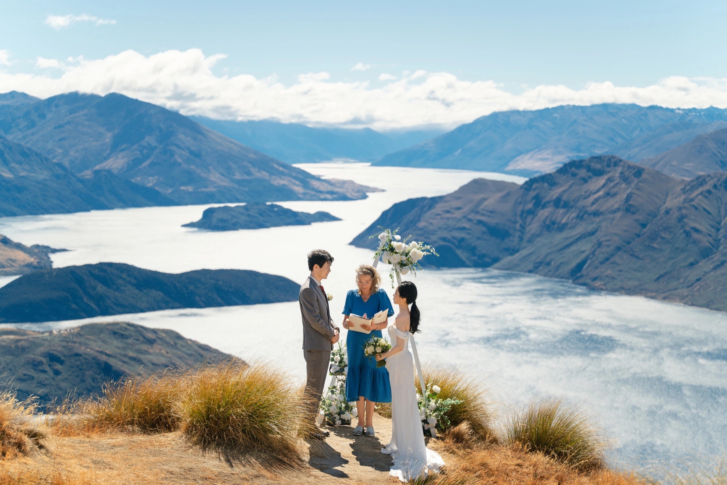 瓦纳卡山顶直升机婚礼(婚礼仪式)