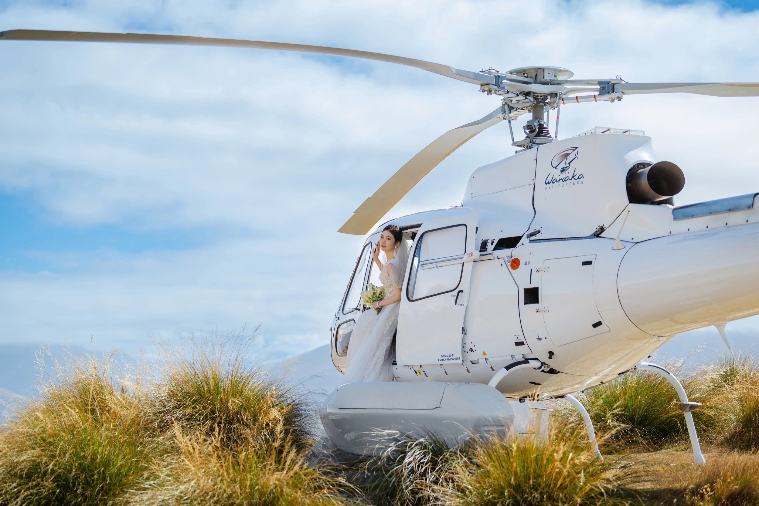 瓦纳卡山顶直升机婚礼(婚礼仪式)