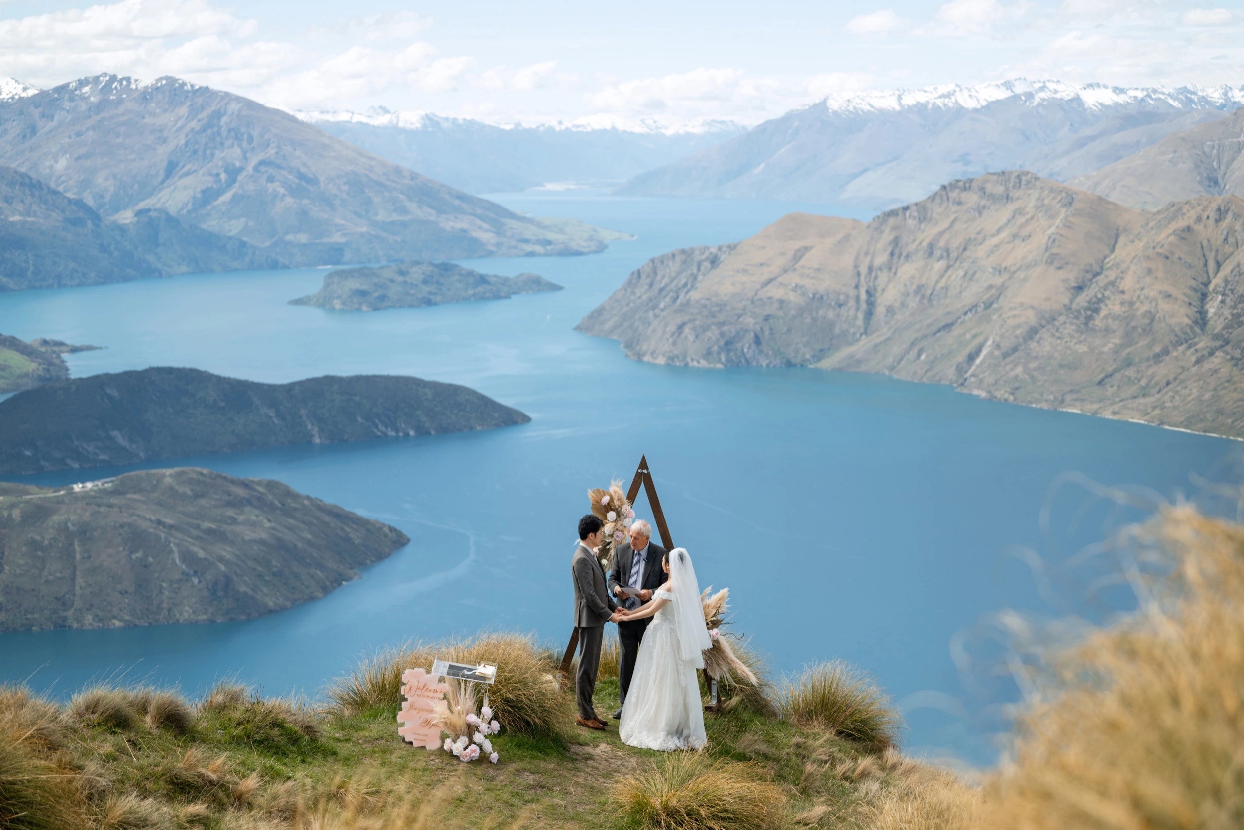 瓦纳卡山顶直升机婚礼(婚礼仪式)