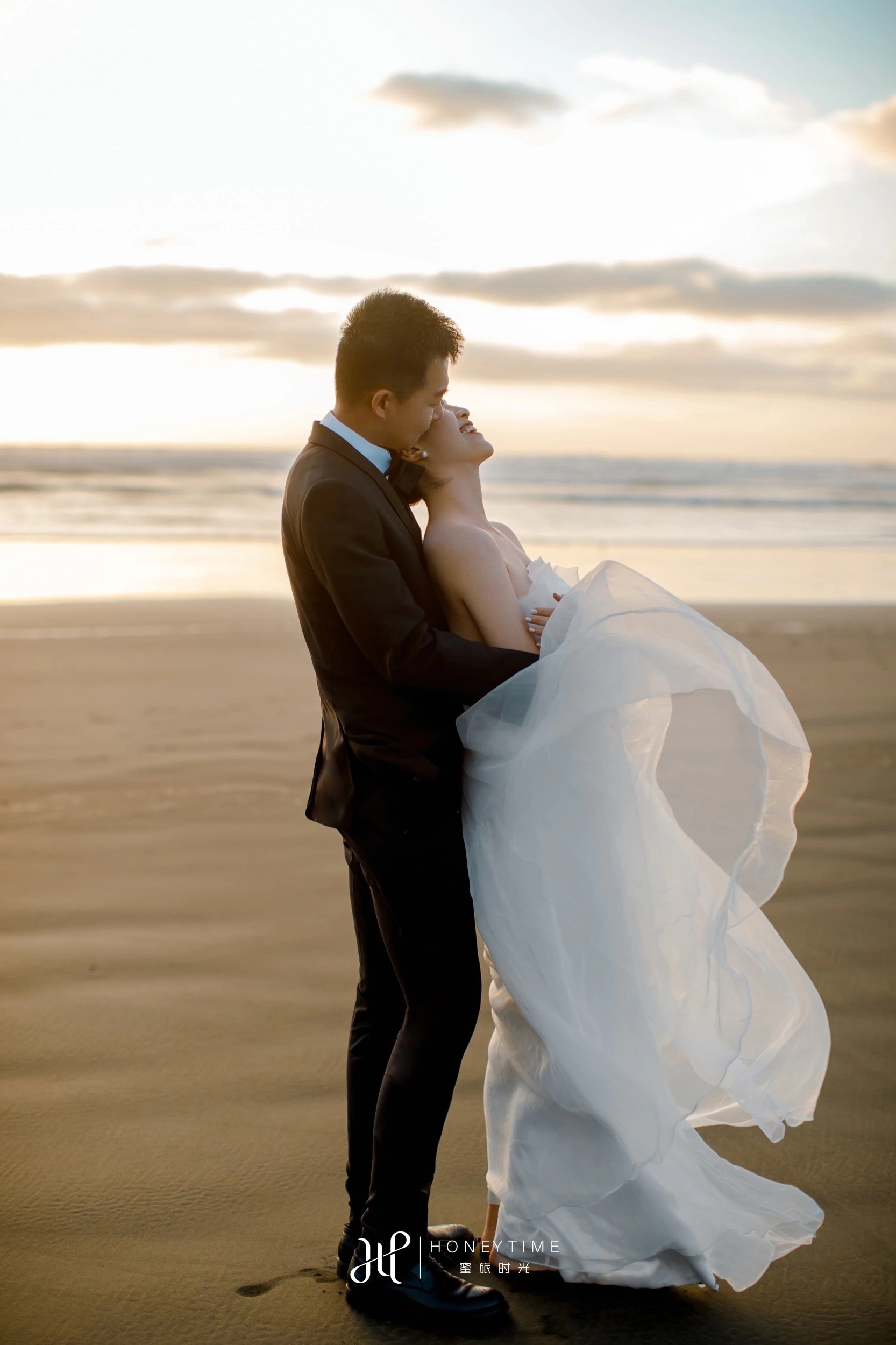 奥克兰乌岛黑沙滩