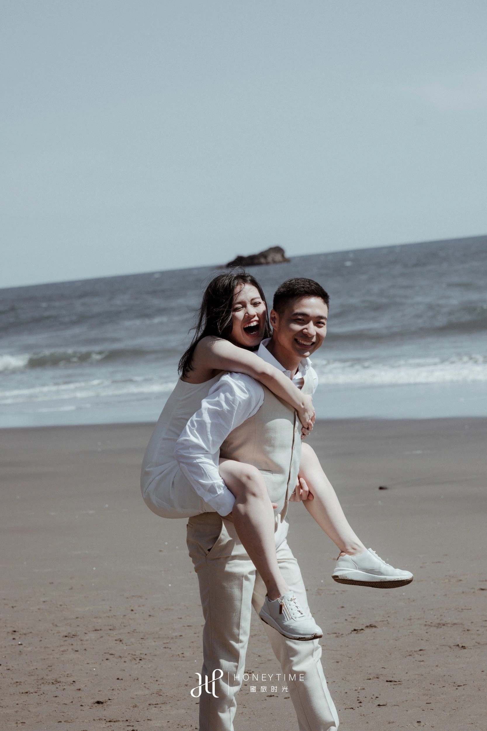 奥克兰乌岛黑沙滩