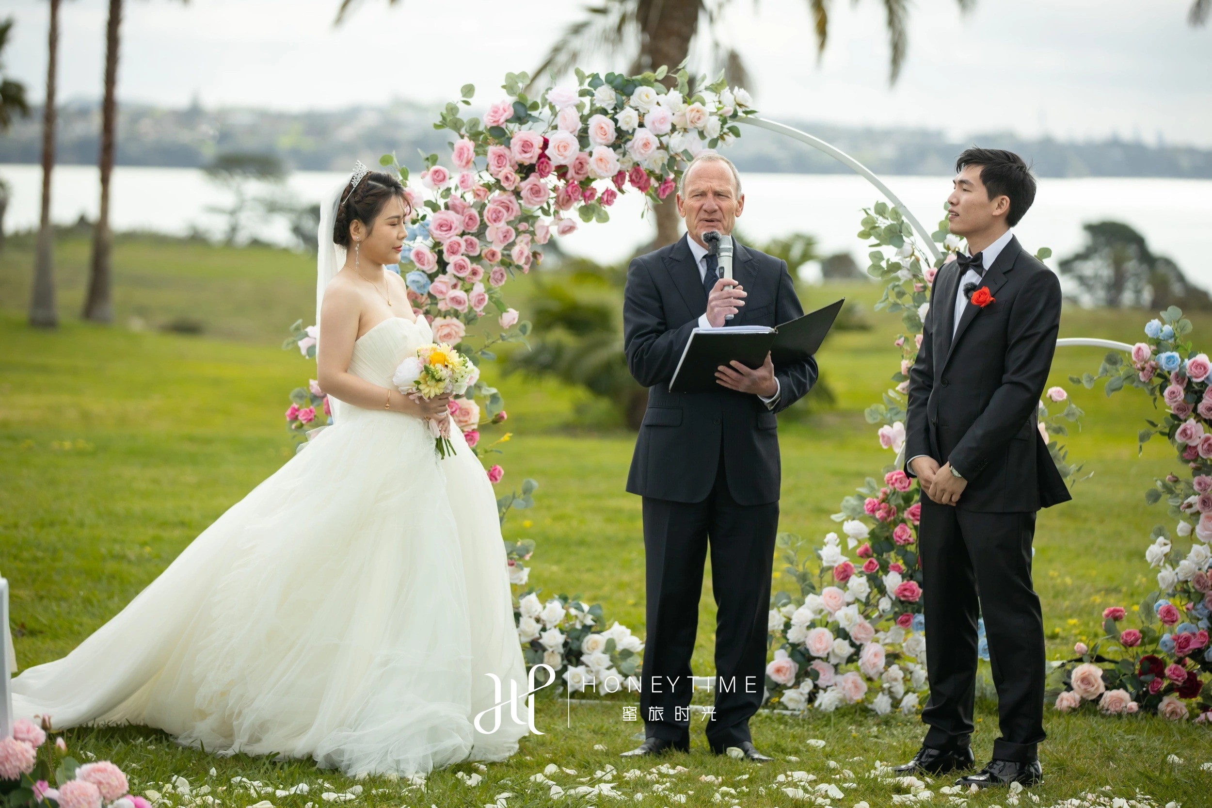 新西兰奥克兰海景高尔夫草坪婚礼(婚礼仪式)
