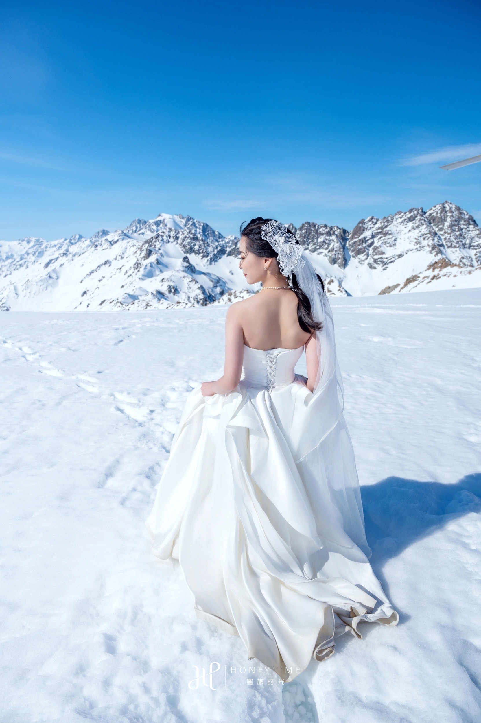 库克雪山直升机婚礼(婚礼仪式)