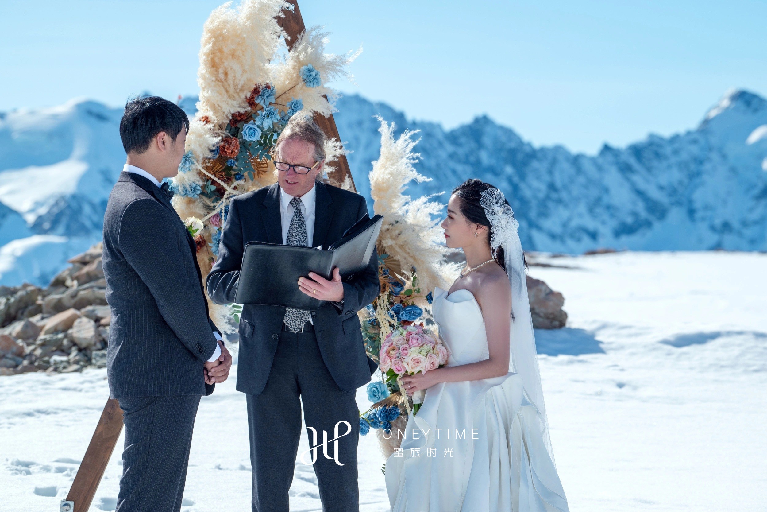 库克雪山直升机婚礼(婚礼仪式)