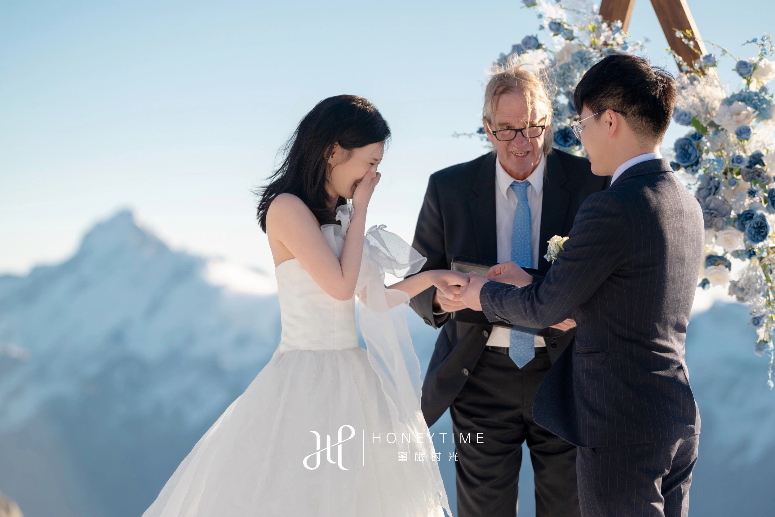 库克雪山直升机婚礼(婚礼仪式)