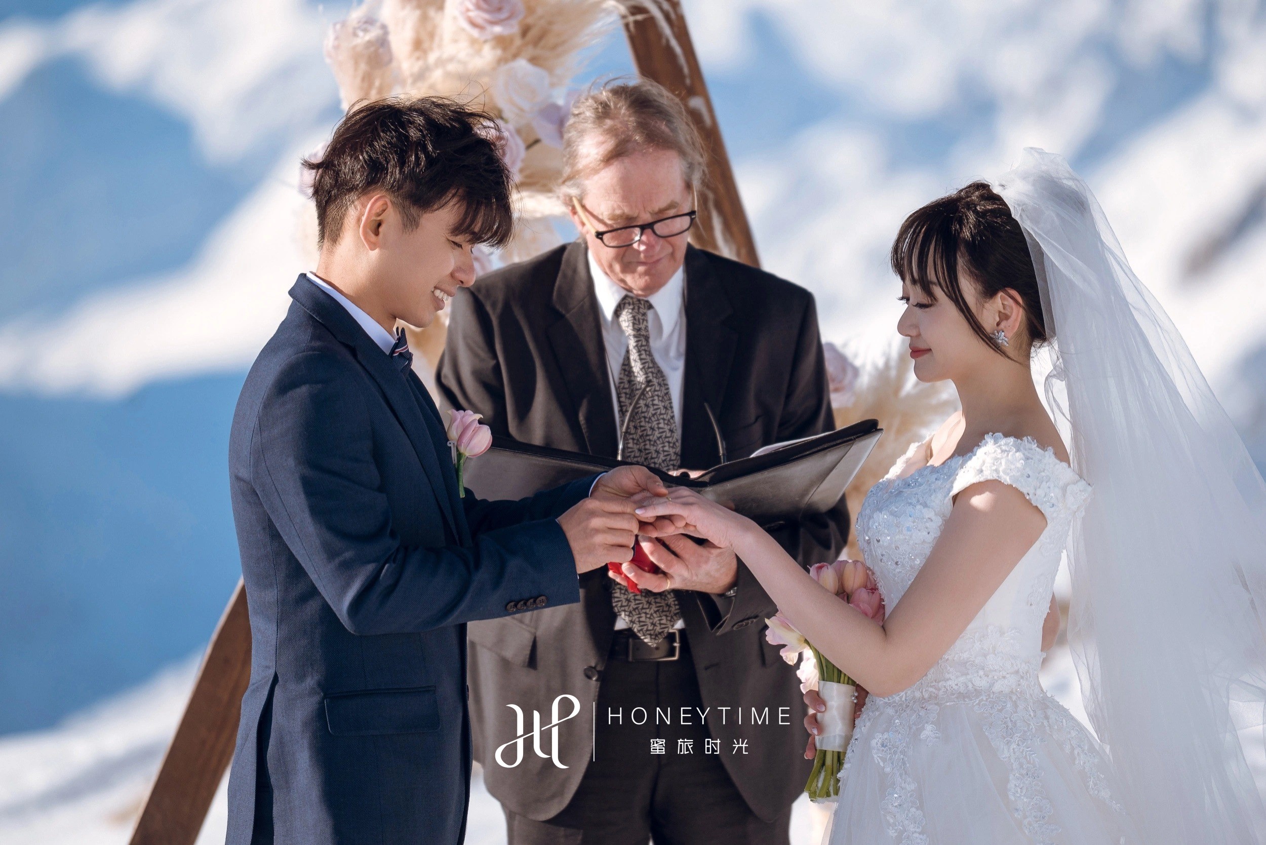 库克雪山直升机婚礼(婚礼仪式)