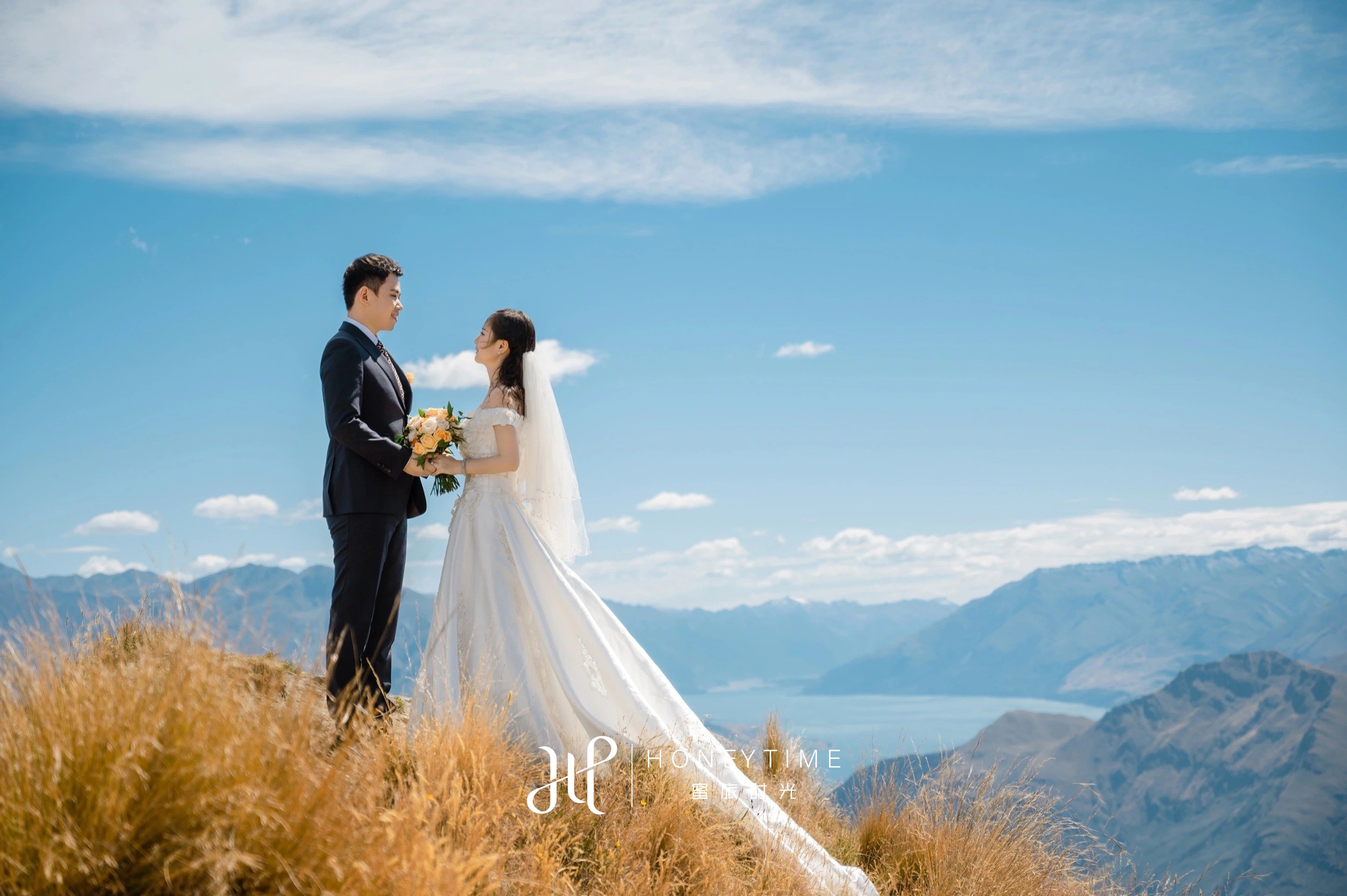 瓦纳卡山顶直升机婚礼(婚礼仪式)