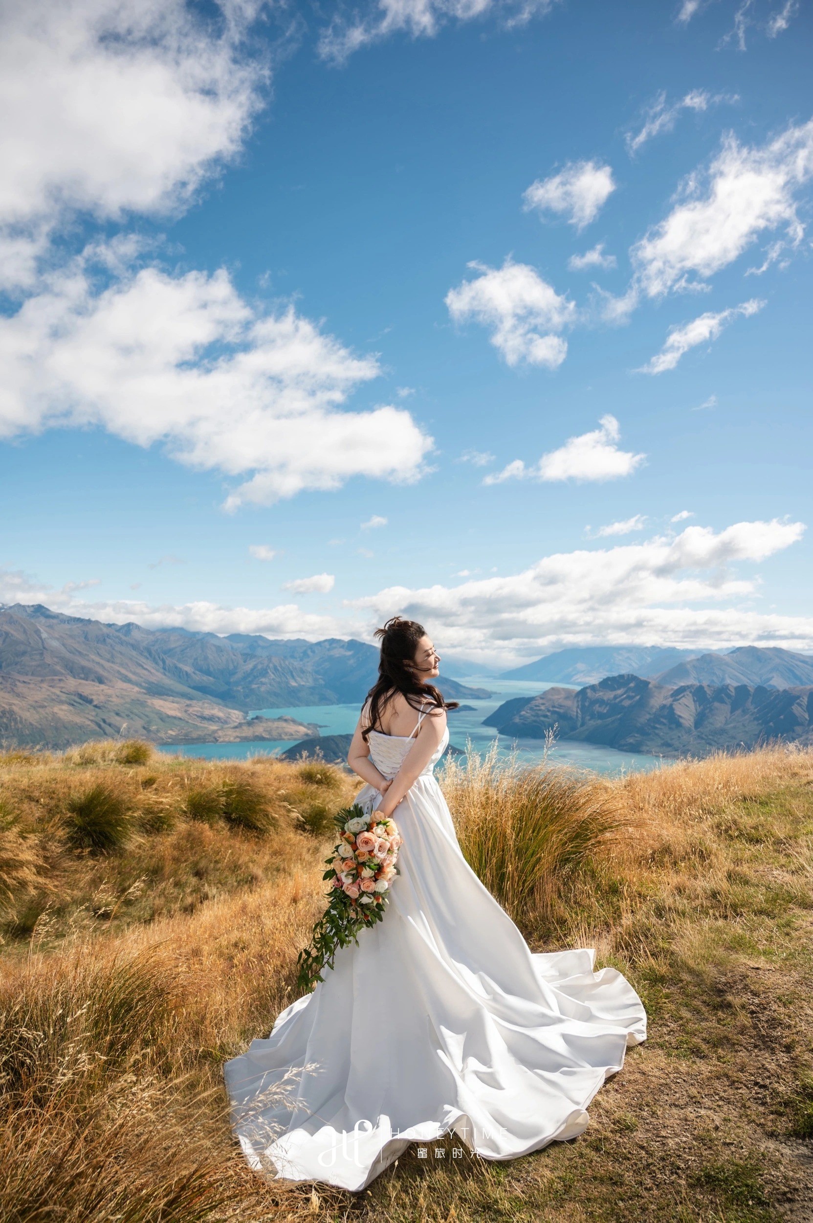 瓦纳卡山顶直升机婚礼(婚礼仪式)