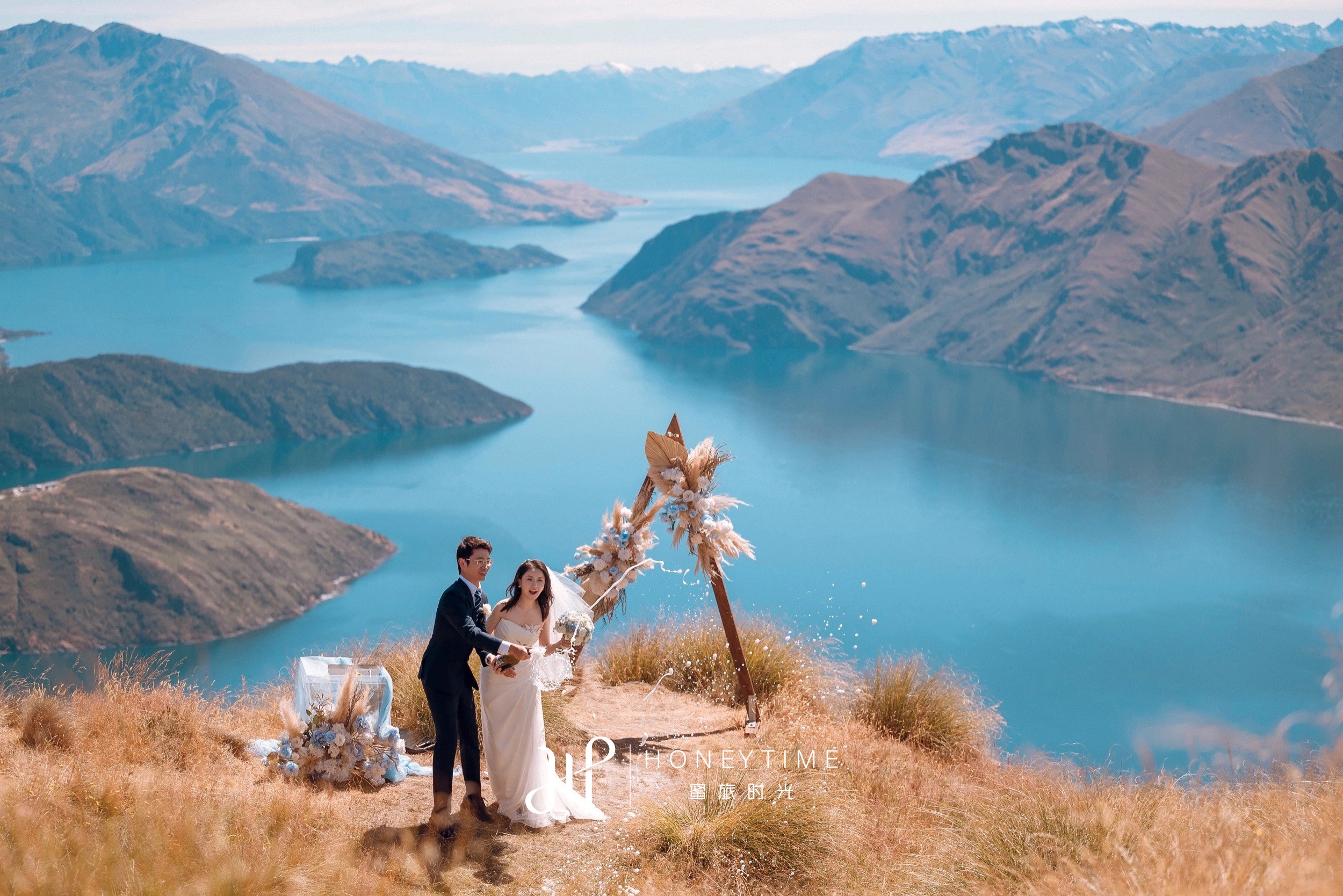瓦纳卡山顶直升机婚礼(婚礼仪式)