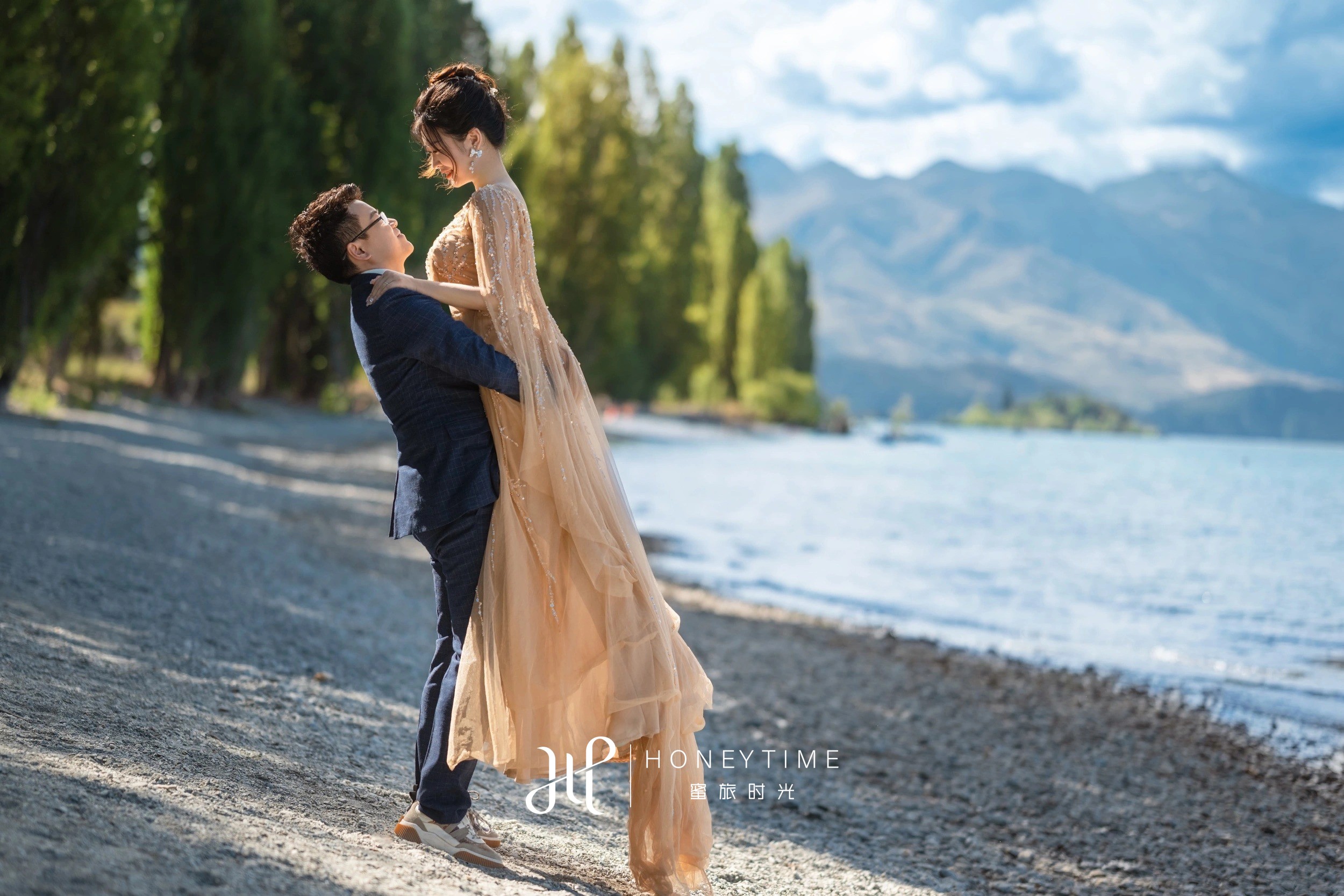 瓦纳卡山顶直升机婚礼(外景拍摄)