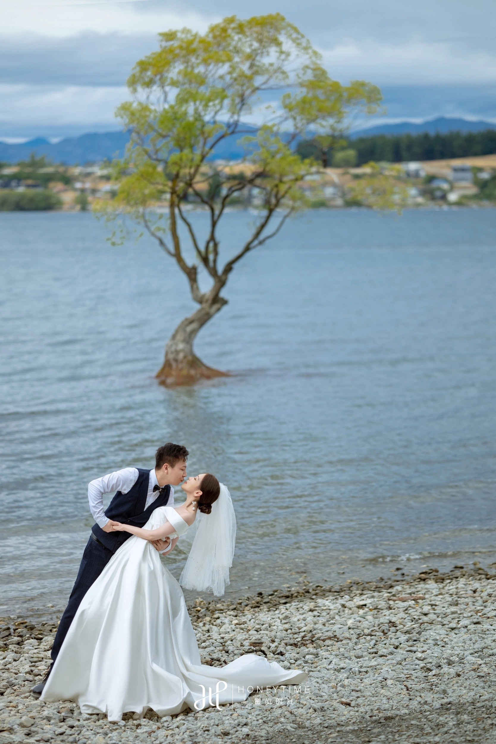 瓦纳卡山顶直升机婚礼(外景拍摄)