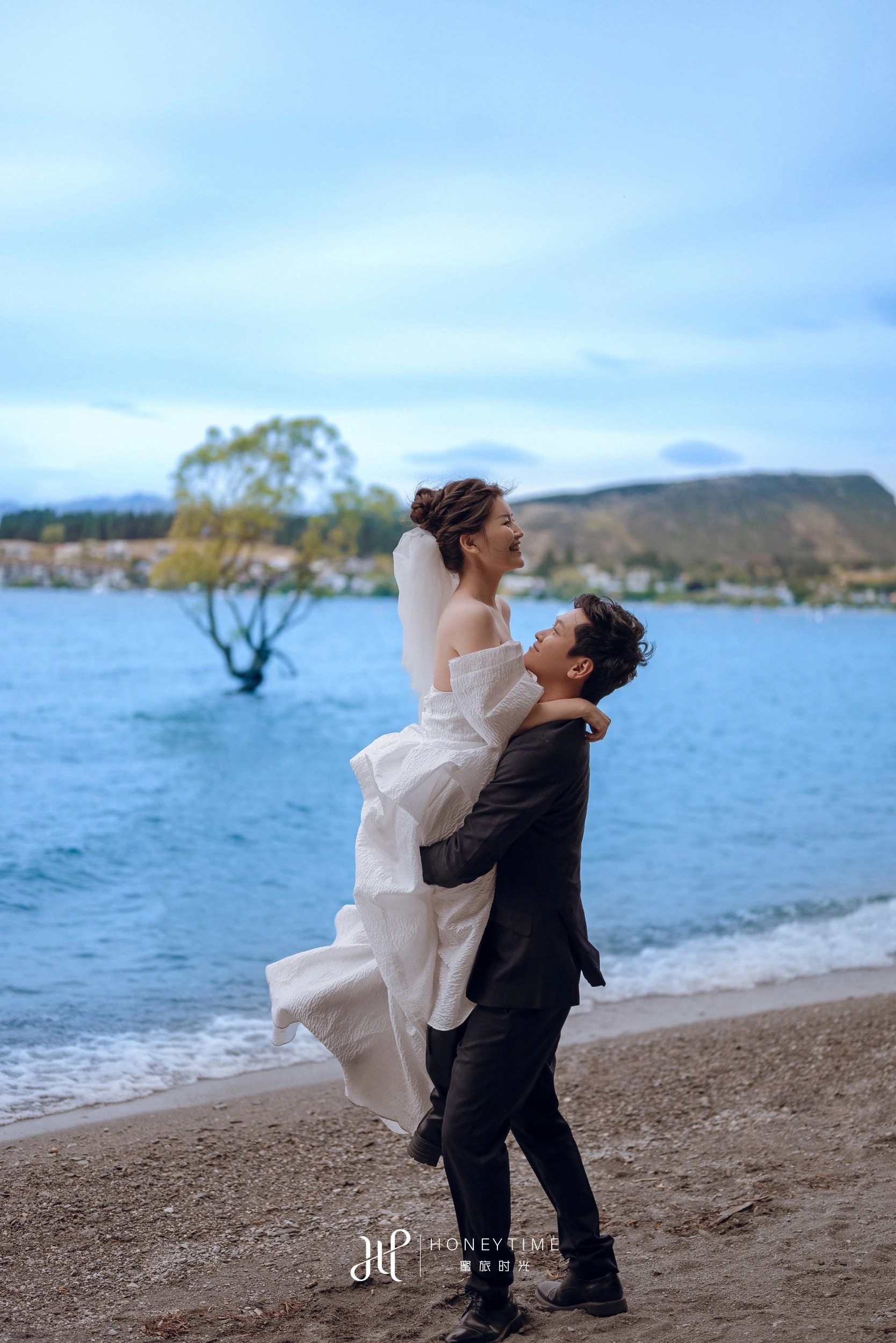 瓦纳卡山顶直升机婚礼(外景拍摄)