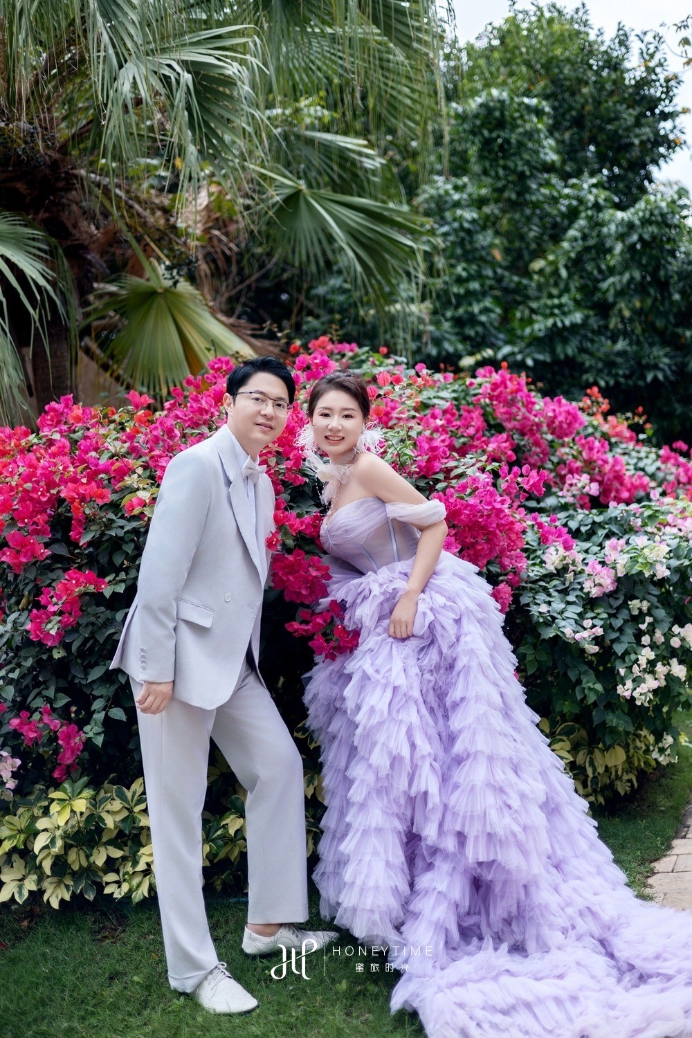大小洞天草坪婚礼